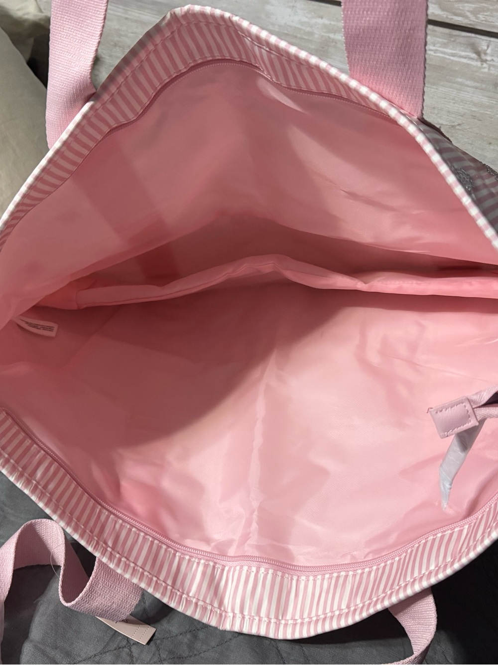 Victoria’s Secret BLING Pink Striped Tote Bag with Pink Handles - Picture 4 of 4